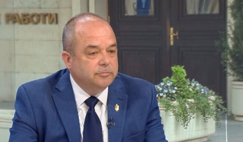 Служебният зам.-министър на вътрешните работи: "Не става дума за изгонване на директори" след рокадите в МВР. Слабата първоначална реакция по случая &bdquo;Петрохан&ldquo; е подхранила спекулации