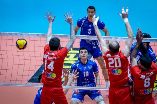 Левски смаза ЦСКА с 3:0 във волейболното дерби