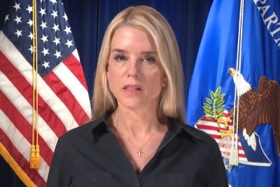 Комисията за надзор на Конгреса изисква отговори от Пам Бонди по разследването за Епстийн