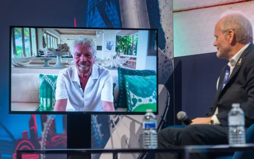 Брансън предупреждава: Великобритания трябва да се готви за война в космоса