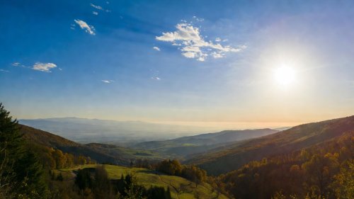 Времето в България днес, 14 март 2026: Слънчево и хладно, без дъжд в повечето райони