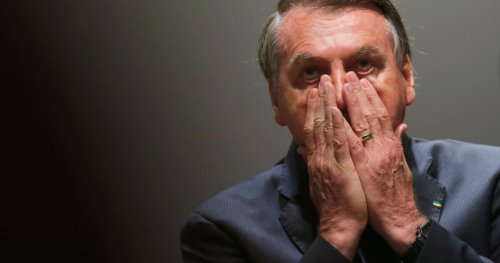 Болсонаро в интензивното: бронхопневмония прати бившия президент в болница