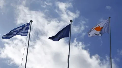 Франция, Италия и Гърция изпращат кораби за защита на Кипър