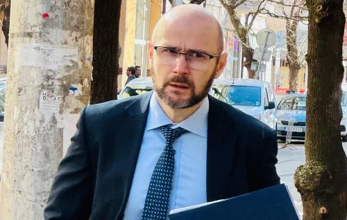 Министър Янкулов задейства МВР и ВКС по &bdquo;архива на Еврото&ldquo;: Старт на проверки за &bdquo;Осемте джуджета&ldquo;