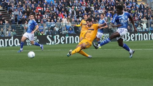 Комо смаза Пиза с 5:0, българският национал Росен Божинов не влезе в игра (ВИДЕО)