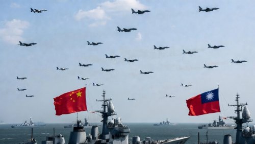 Китай върна авиацията край Тайван: 26 военни самолета и 7 кораба само за ден