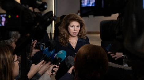 Йотова предупреждава: Скъпите горива ще вдигнат цените на всичко. Иска пакет от мерки за хората и бизнеса