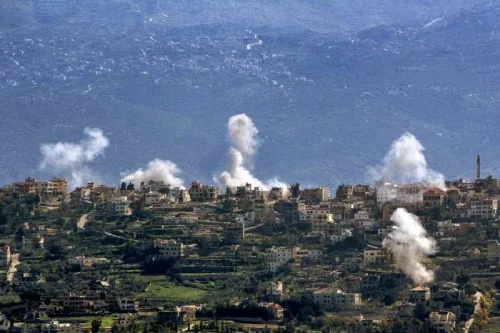 Израел удари бензиностанции на &bdquo;Хизбула&ldquo; в Ливан