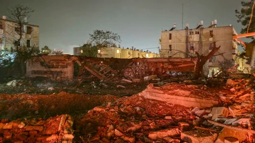 Иран удари Арад и Димона: около 100 ранени, Нетаняху обеща &bdquo;удари на всички фронтове&ldquo;