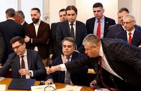 Бюджетът на автопилот: Ресорната комисия гласува удължителния закон преди старта на предизборната кампания