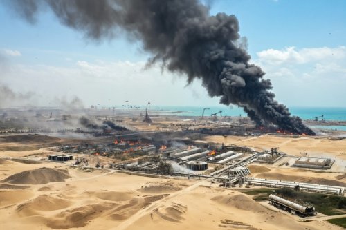 Тръмп отлага енергийните удари, но инфраструктурата на Иран вече е сериозно повредена