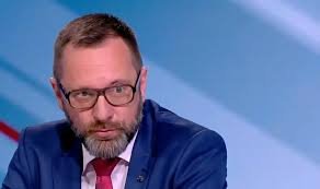 Бившият шеф на АПИ отвърна на обвиненията: Договорите за ремонти се подписват преди сезона