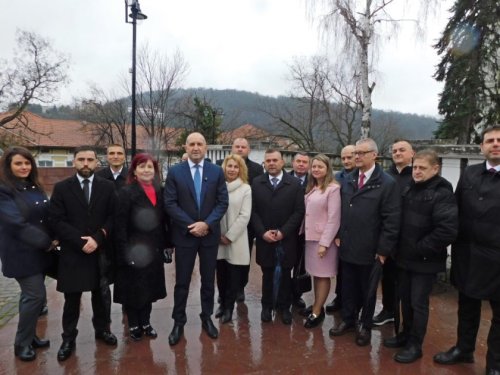 Радев във В. Търново: Ще освободим България от олигархията