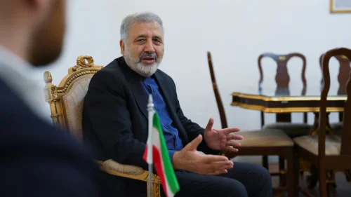 Посланикът на Иран в Саудитска Арабия призовава за &bdquo;сериозен преглед&ldquo; на връзките с държавите от Персийския залив