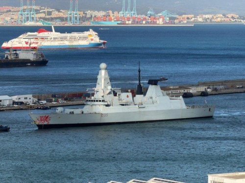 Британският разрушител &bdquo;HMS Dragon&ldquo; пристигна в Кипър