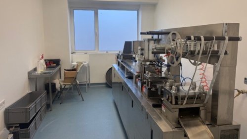 Разбиха нелегална фабрика за фалшиви лекарства и стероиди в София