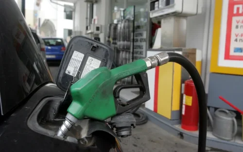 Затварят бензиностанциите и на Лимнос: Протестът срещу тавана на печалбата се разраства