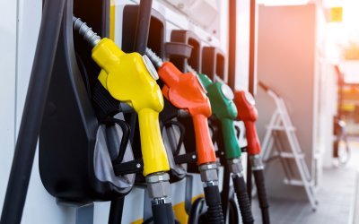 Ново поскъпване на горивата е на прага: рискът е цена над 2 евро при скок на петрола