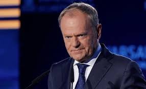 Туск бие тревога: Polexit вече е &bdquo;реална заплаха&ldquo; след вето за 43,7 млрд. евро