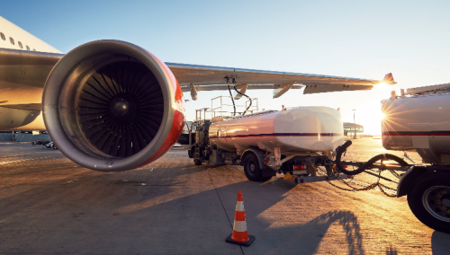 Скъпият керосин вдига цените на самолетните билети по света
