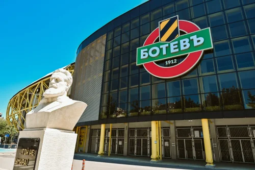 Ботев Пловдив готви нов треньор: Договорка със Станислав Генчев, но има спънка с Локо София