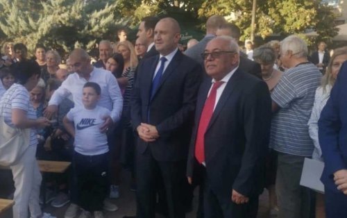 Радев тръгна от Карнобат: &bdquo;Ще изгоним крадците&ldquo; и ще проверяваме имоти и сметки