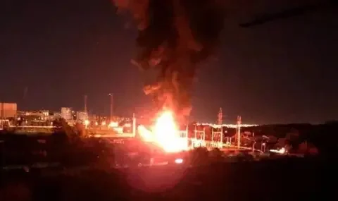 Дронове удариха петролен терминал край Санкт Петербург: пожар в Приморск, Пулково спря полетите