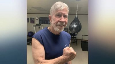 Чък Норис в болница след инцидент: Какво се случи на Хаваите