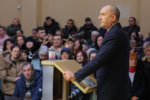 Румен Радев в Търговище: Не ви попитаха за референдума &ndash; сега отговорете на изборите (ВИДЕО)