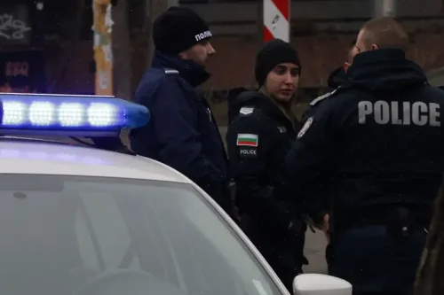 Жена намушка четирима души в центъра на София
