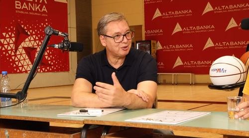 (ВИДЕО) Вучич влиза в YouTube с подкаст: сръбският президент стартира &bdquo;podkAVst&ldquo;