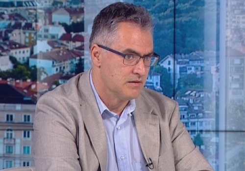 Д-р Георги Стайков: Децата формално са в училище, но не участват в учебния процес
