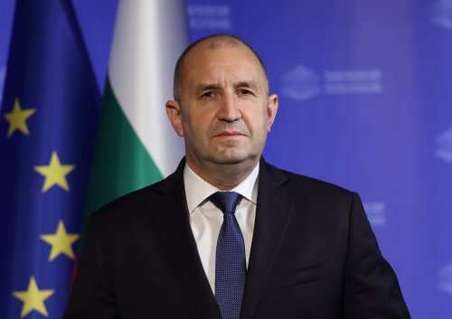 Премиерът Радев честити Съединението: България сама кове съдбата си