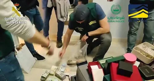 Разбиха &bdquo;Dubai Bank&ldquo;: Нелегална финансова мрежа прала пари за кокаинови картели (ВИДЕО)
