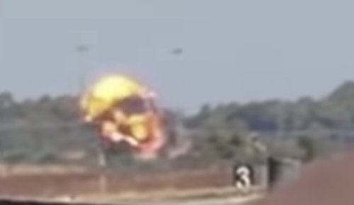 (ВИДЕО) Гръцки военновъздушен самолет се разби по време на авиошоу