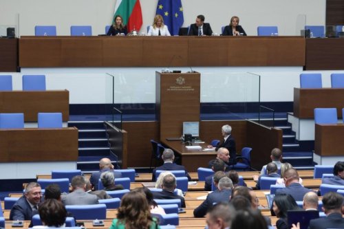 (НА ЖИВО) НС започна извънредно рано: Премиерът отговаря на депутатите по време на блицконтрол