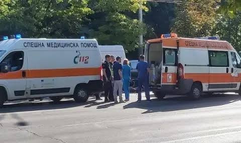 Моторист загина при сблъсък с кола край Лясковец: пътят до &bdquo;Аркус&ldquo; е затворен