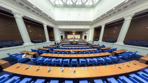 Край на заробването! Парламентът спира спиралата от дългове с твърд таван на оскъпяването
