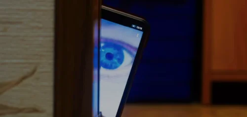 Телефонът ви внезапно загрява и губи батерия? 8 сигнала, че Android-ът може да е под наблюдение