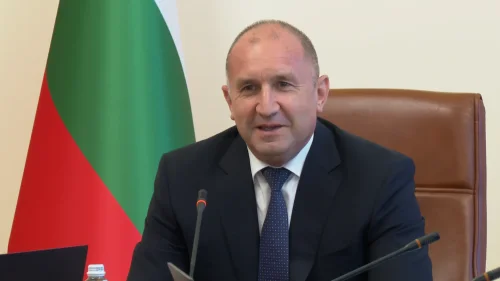 (ВИДЕО) Румен Радев обеща удар по олигархичния модел: Правителството събира доказателства, съдът връща справедливостта