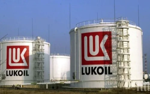 &bdquo;Файненшъл таймс&ldquo;: Октомври е ключов за съдбата на &bdquo;Лукойл Нефтохим&ldquo; и рафинериите в Европа