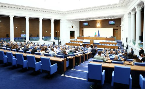 Депутатите дадоха ход на служебното превалутиране на фирмения капитал, но отхвърлиха искания за изслушвания