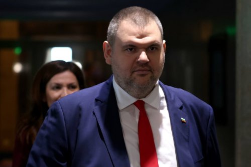 Пеевски загуби битката за &bdquo;Врабча&ldquo; 23: Съдът прекрати делото на ДПС