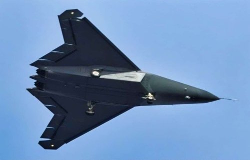Китай готви J-50: Изтребител, който може да воюва и без пилот