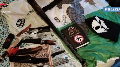 Италия удари крайно десни чатове: 14 непълнолетни сред разследваните за терор-пропаганда
