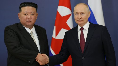 Ким Чен-ун застана зад Путин: Русия води &bdquo;свещена война&ldquo;