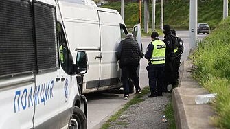 Спецоперация срещу купения вот в Кюстендилско: провериха 23 коли, 32 души и казина в Дупница