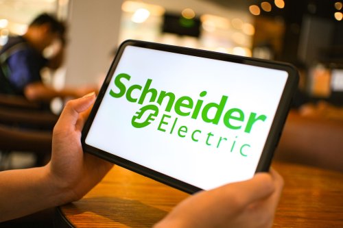 Еврото се свлича, сделки за милиарди разтърсват бизнеса: Schneider Electric купува PTC за $22.6 млрд.