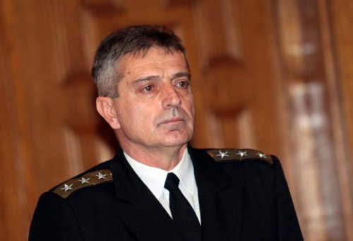 Началникът на отбраната адмирал Емил Ефтимов е подал рапорт за освобождаване