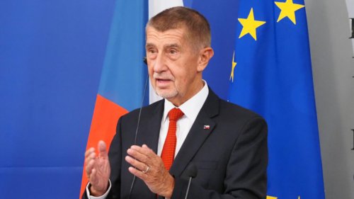 Бабиш оцеля при вот на недоверие